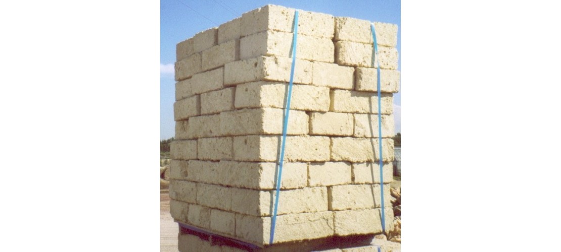 Blocchi Tufo E Manufatti